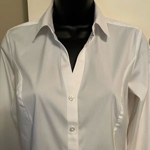 Express White dress shirt Women’s fit collared button down long sleeve shirt M